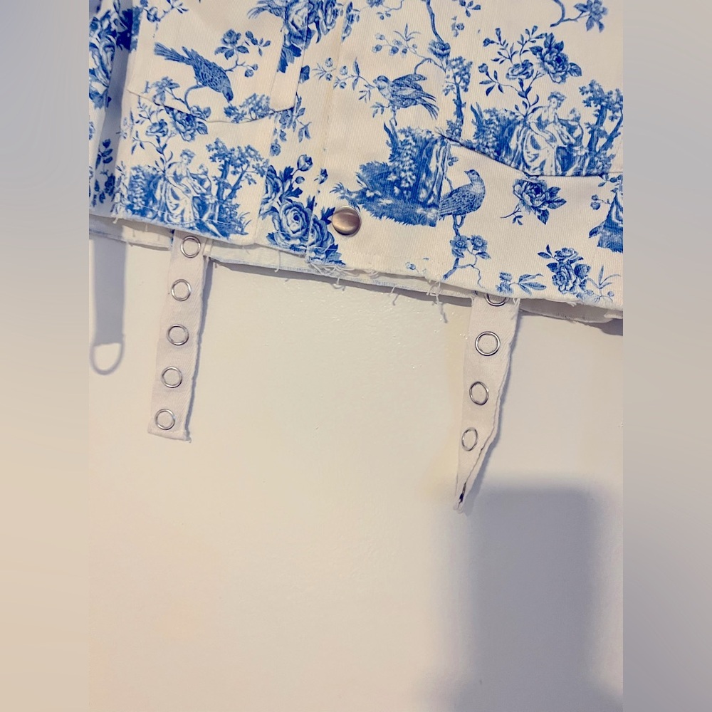 For Love & Lemons Delphine Cropped Denim Jacket | Toile Print | Cottagecore Chic - Picture 8 of 9